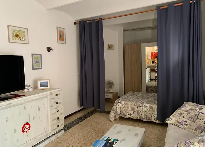 Cévennes Bessegeoises Apartamento Besseges